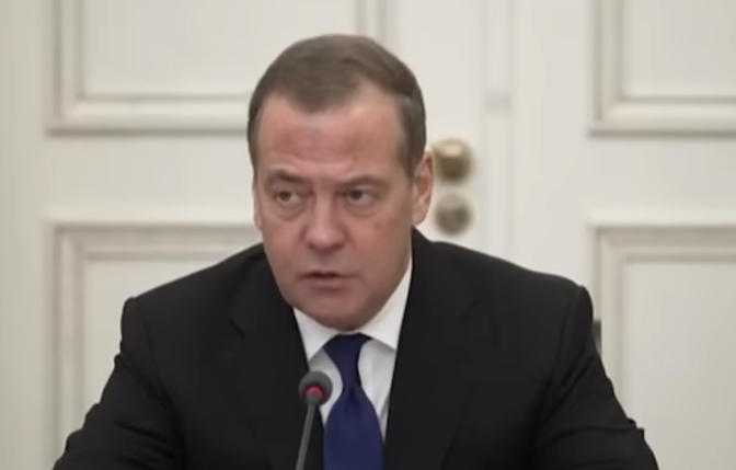 Дмитриј Медведев